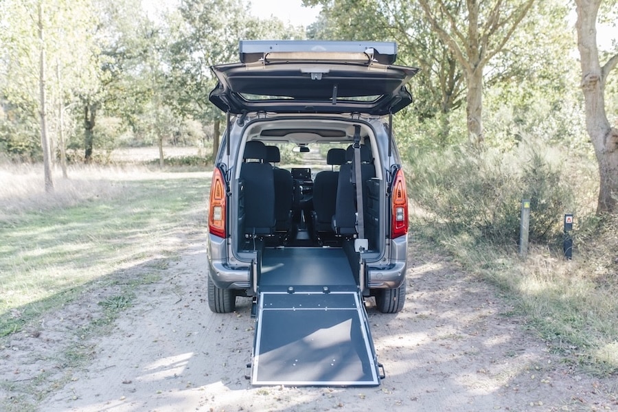 Bodenverlaging Peugeot Rifter Standard door Trapmann 7