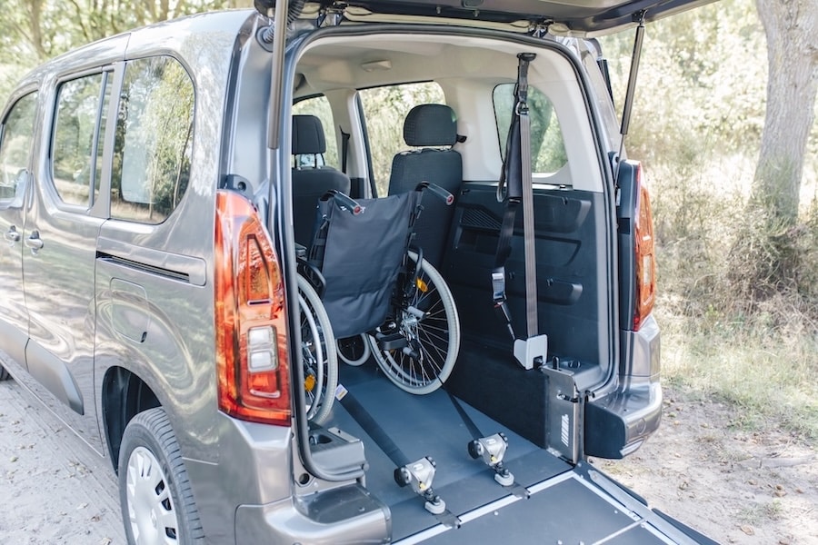 Bodenverlaging Peugeot Rifter Standard door Trapmann 9