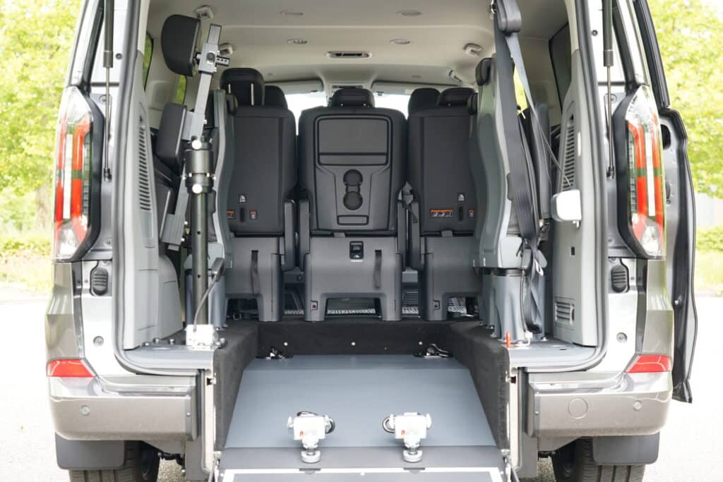 Volkswagen Caravelle L2 Shortfloor Trapmann